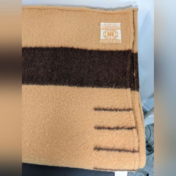 hudson bay Other - Hudson's bay 4 point blanket brown and tan, double bed, The Hudson Bay company